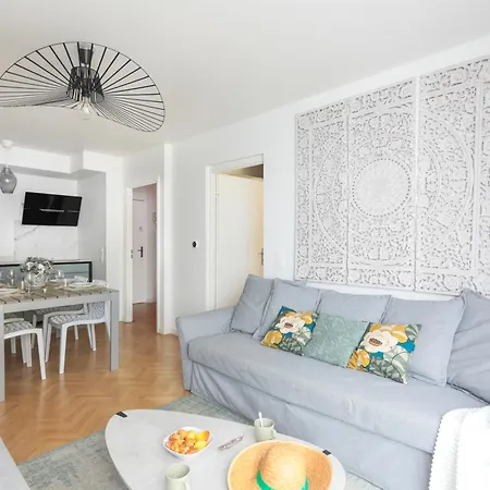 Le Cedre, Neuf Et Decoration Soignee *